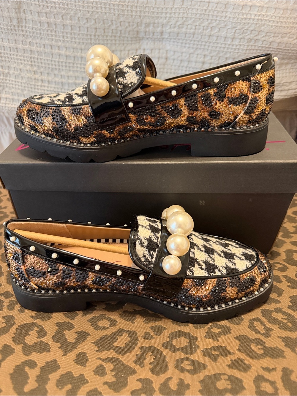 Betsey Johnson Harloe loafers in Leopard Multi. - Brand new in box